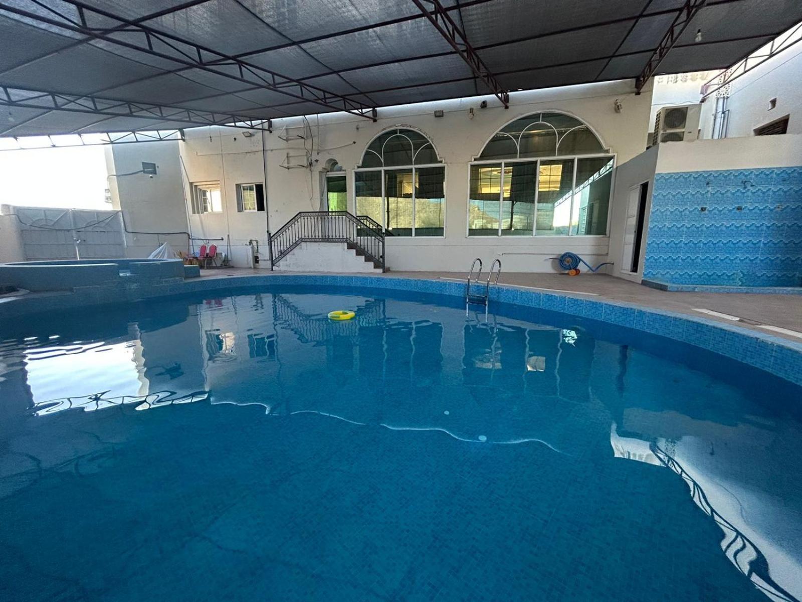 ניזווא Safari Hotel מראה חיצוני תמונה