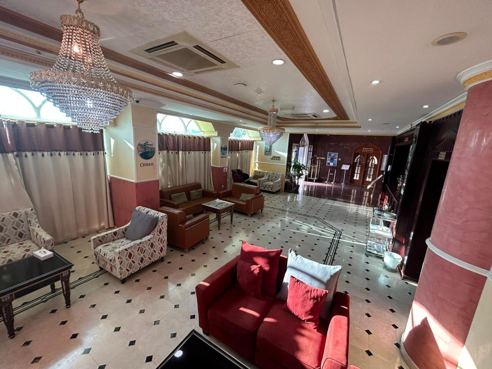 ניזווא Safari Hotel מראה חיצוני תמונה