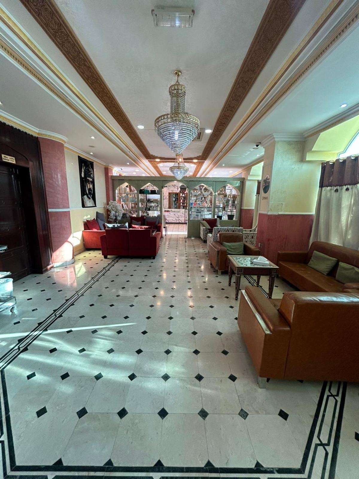 ניזווא Safari Hotel מראה חיצוני תמונה